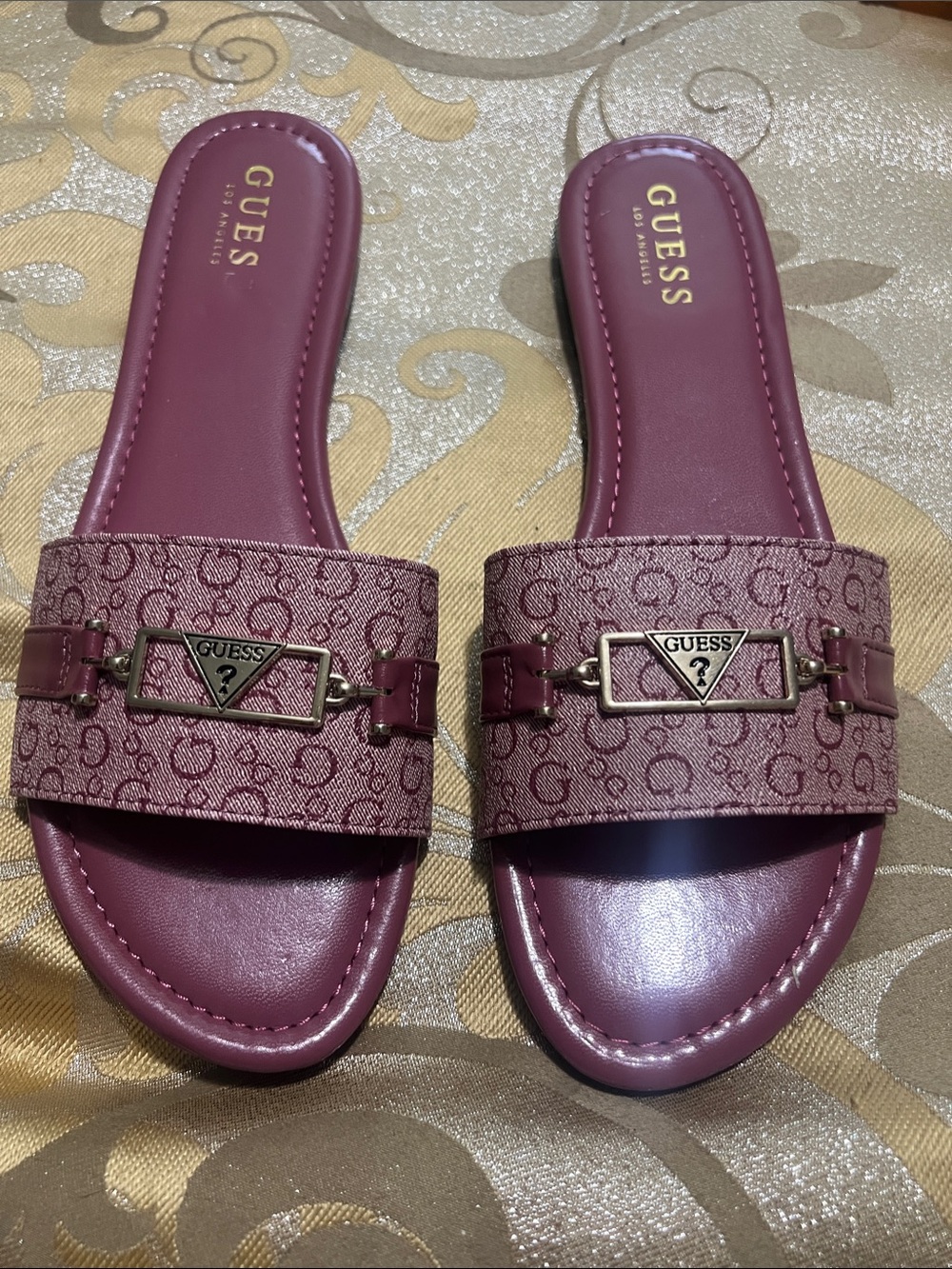 GUESS Hammond Pink Monogram Slides Sandals Gold Hatdware Size 10